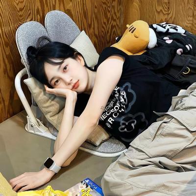 银河不曾拥抱月亮